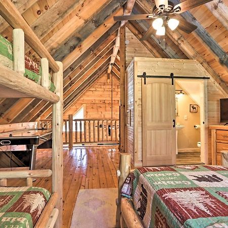 Gatlinburg Cabin With Loft And Game Room 1 Mi To Town Exterior foto
