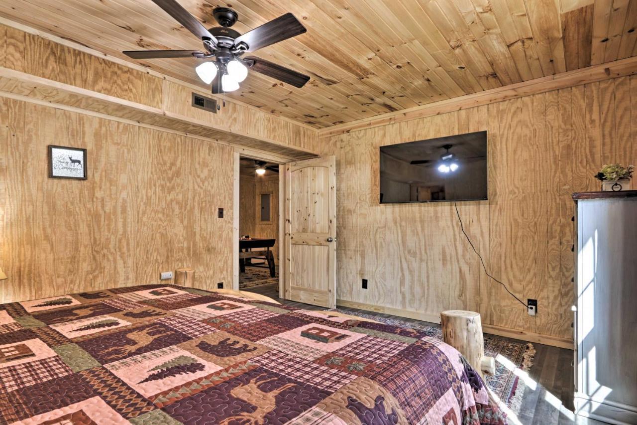 Gatlinburg Cabin With Loft And Game Room 1 Mi To Town Exterior foto